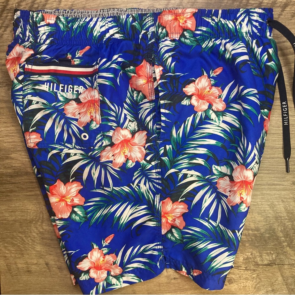 Men's Tommy Hilfiger Hawaiian Print Blue Floral Swim Trunks Size Medium